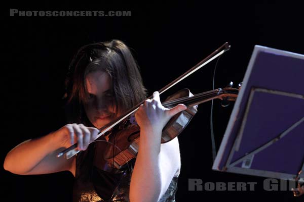 VICTOIRE - 2011-11-29 - PARIS - Cafe de la Danse - 